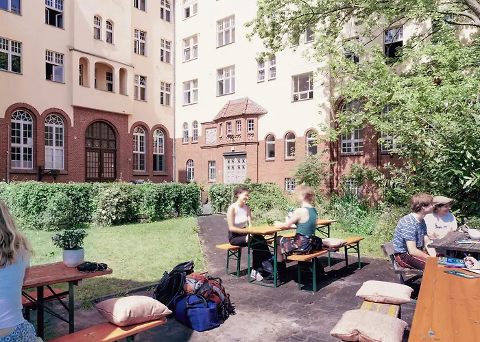 Three Little Pigs Hostel - Your Berlin Castle